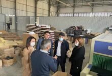 Photo of ДЕПУТАТТАР АЯҚ КИІМ ӨНДІРІСІНІҢ ЖҰМЫСЫМЕН ТАНЫСТЫ