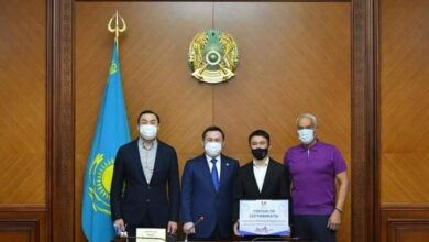 Photo of БОКСШЫ МАХМҰД САБЫРХАНҒА ТҰРҒЫН ҮЙ СЕРТИФИКАТЫ ТАБЫСТАЛДЫ