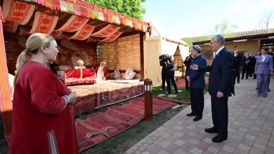 Photo of Қасым-Жомарт Тоқаев пен Гурбангулы Бердімұхамедов «Этноауыл» кешеніне барды