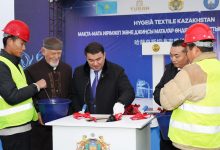 Photo of ТҮРКІСТАНДА ЖЫЛЫНА 10 МЛН МЕТР ДЖИНСЫ МАТАСЫН ӨНДІРЕТІН ЗАУЫТТЫҢ КАПСУЛАСЫ САЛЫНДЫ