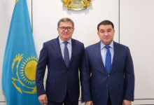 Photo of ТҮРКІСТАН ОБЛЫСЫНЫҢ ӘКІМІ «САМҰРЫҚ-ЭНЕРГО» АҚ БАСҚАРМА ТӨРАҒАСЫМЕН ЖАҢАРТЫЛАТЫН ЭНЕРГИЯ КӨЗДЕРІ БОЙЫНША АУҚЫМДЫ ЖОБАНЫ ІСКЕ АСЫРУ МӘСЕЛЕСІН ТАЛҚЫЛАДЫ