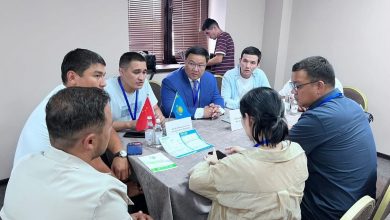 Photo of АЛМАТЫДАҒЫ ХАЛЫҚАРАЛЫҚ КӨРМЕ АЯСЫНДА КЕНТАУ ДЕЛЕГАЦИЯСЫ ҚЫТАЙЛЫҚ ИНВЕСТОРЛАРМЕН КЕЛІССӨЗДЕР ӨТКІЗДІ
