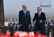 Photo of ТОҚАЕВ МИРЗИЁЕВТІ ТУҒАН КҮНІМЕН ҚҰТТЫҚТАДЫ